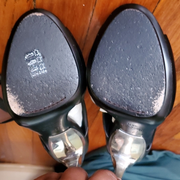 BNIB never worn Giuseppe Zanotti black sandal - Picture 9 of 9